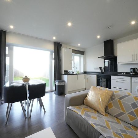 Hatton Apartments Heathrow Airport- Free Parking-Free Underground To And From Heathrow Airport Hatton Cross See Picture-See London Fast Hatton Cross To Central London 30Min 外观 照片