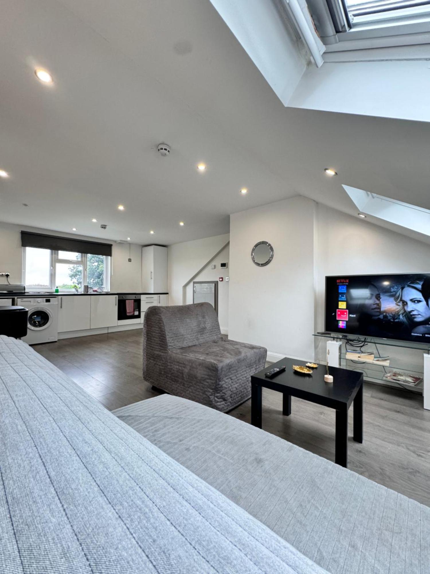 Hatton Apartments Heathrow Airport- Free Parking-Free Underground To And From Heathrow Airport Hatton Cross See Picture-See London Fast Hatton Cross To Central London 30Min 外观 照片