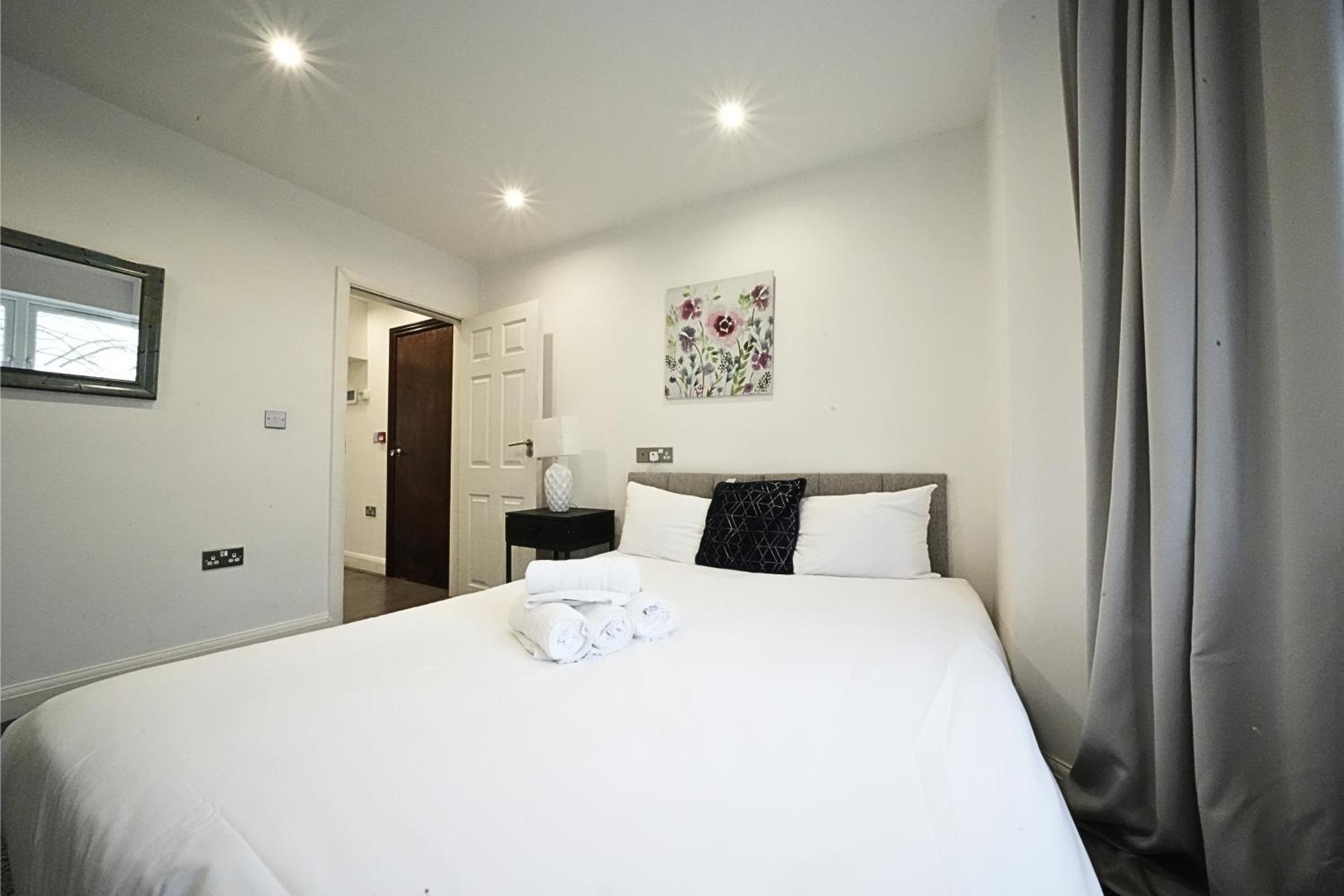 Hatton Apartments Heathrow Airport- Free Parking-Free Underground To And From Heathrow Airport Hatton Cross See Picture-See London Fast Hatton Cross To Central London 30Min 外观 照片