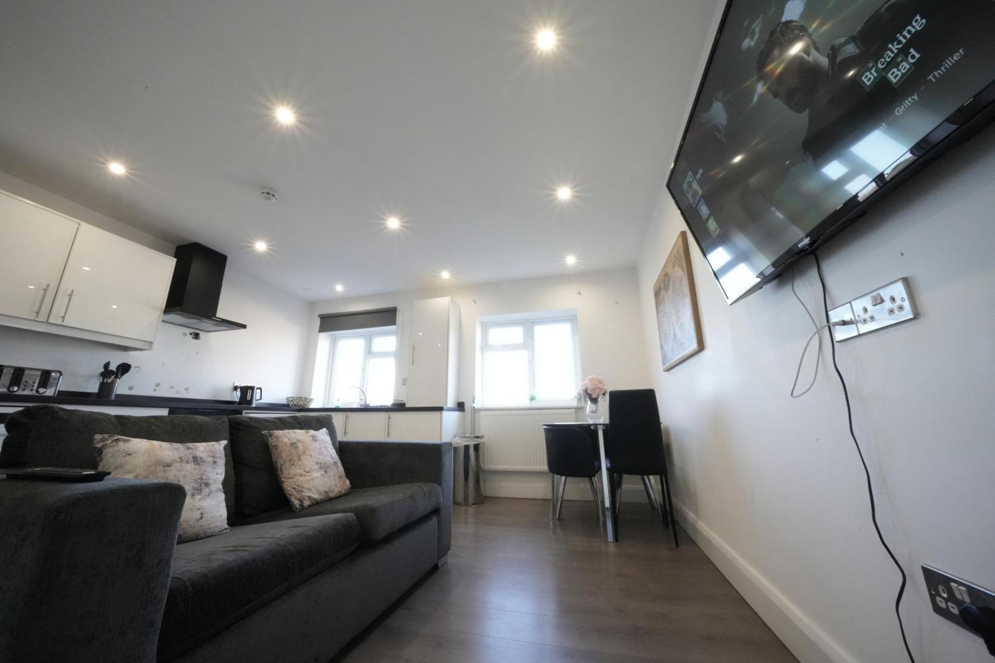 Hatton Apartments Heathrow Airport- Free Parking-Free Underground To And From Heathrow Airport Hatton Cross See Picture-See London Fast Hatton Cross To Central London 30Min 外观 照片