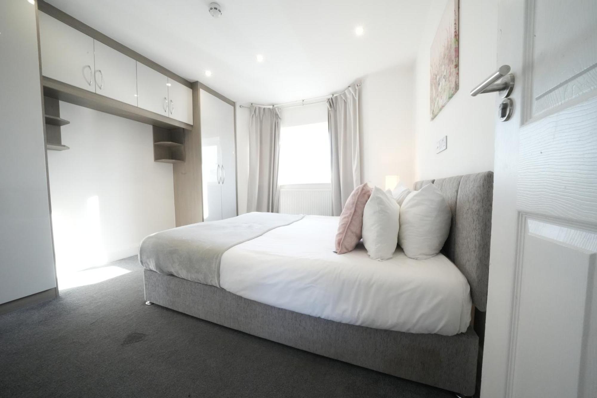 Hatton Apartments Heathrow Airport- Free Parking-Free Underground To And From Heathrow Airport Hatton Cross See Picture-See London Fast Hatton Cross To Central London 30Min 外观 照片