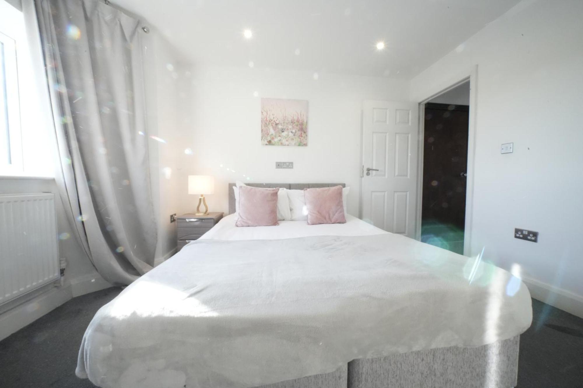 Hatton Apartments Heathrow Airport- Free Parking-Free Underground To And From Heathrow Airport Hatton Cross See Picture-See London Fast Hatton Cross To Central London 30Min 外观 照片