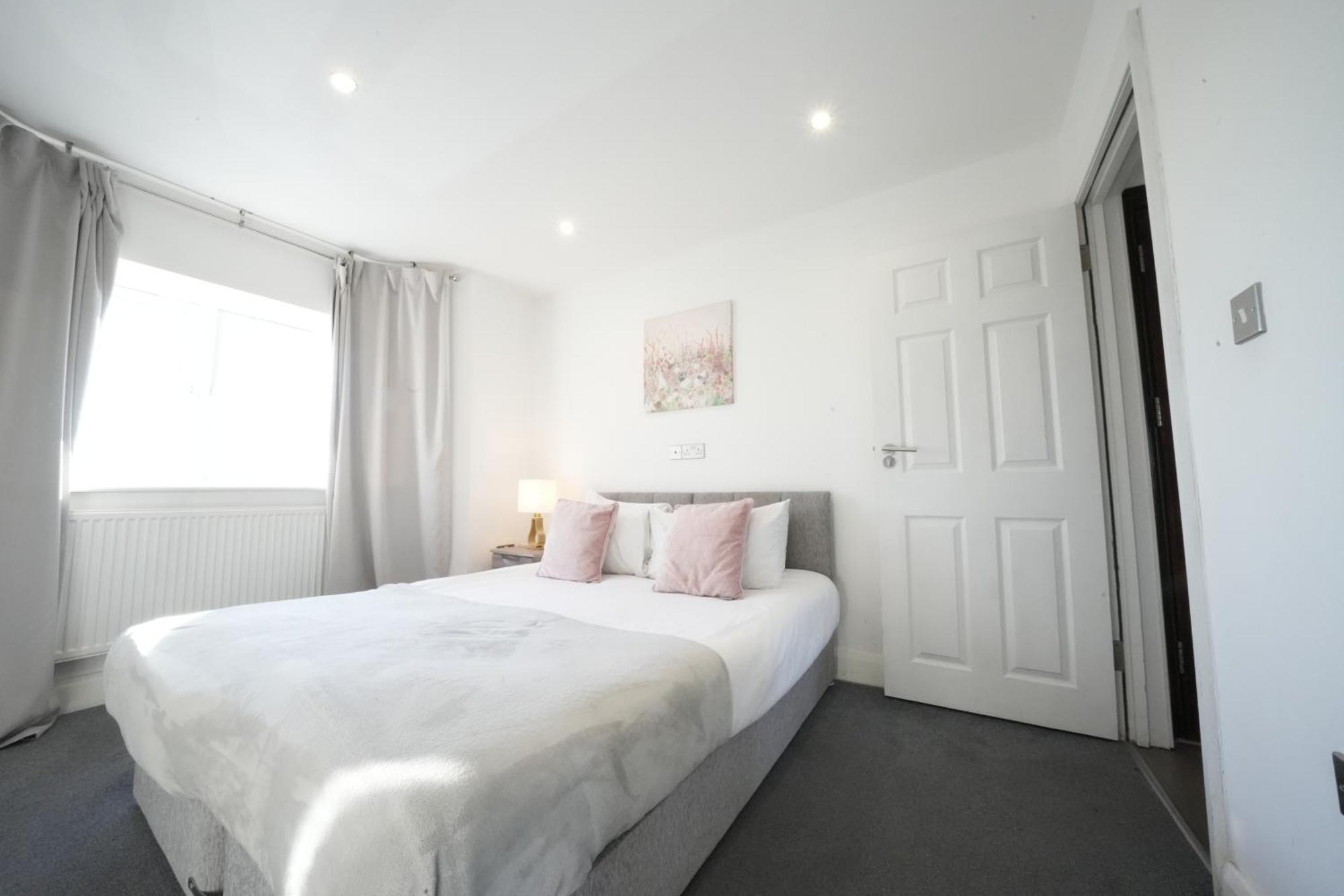 Hatton Apartments Heathrow Airport- Free Parking-Free Underground To And From Heathrow Airport Hatton Cross See Picture-See London Fast Hatton Cross To Central London 30Min 外观 照片