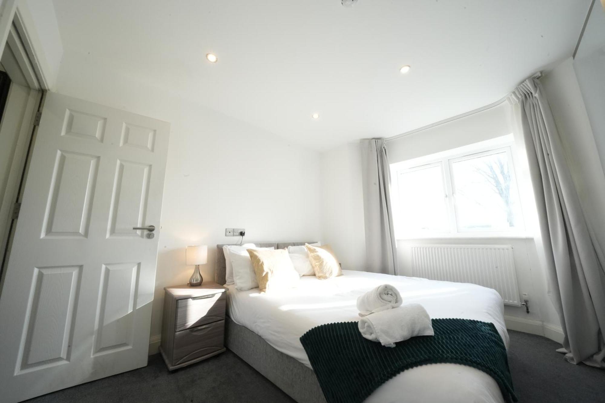 Hatton Apartments Heathrow Airport- Free Parking-Free Underground To And From Heathrow Airport Hatton Cross See Picture-See London Fast Hatton Cross To Central London 30Min 外观 照片