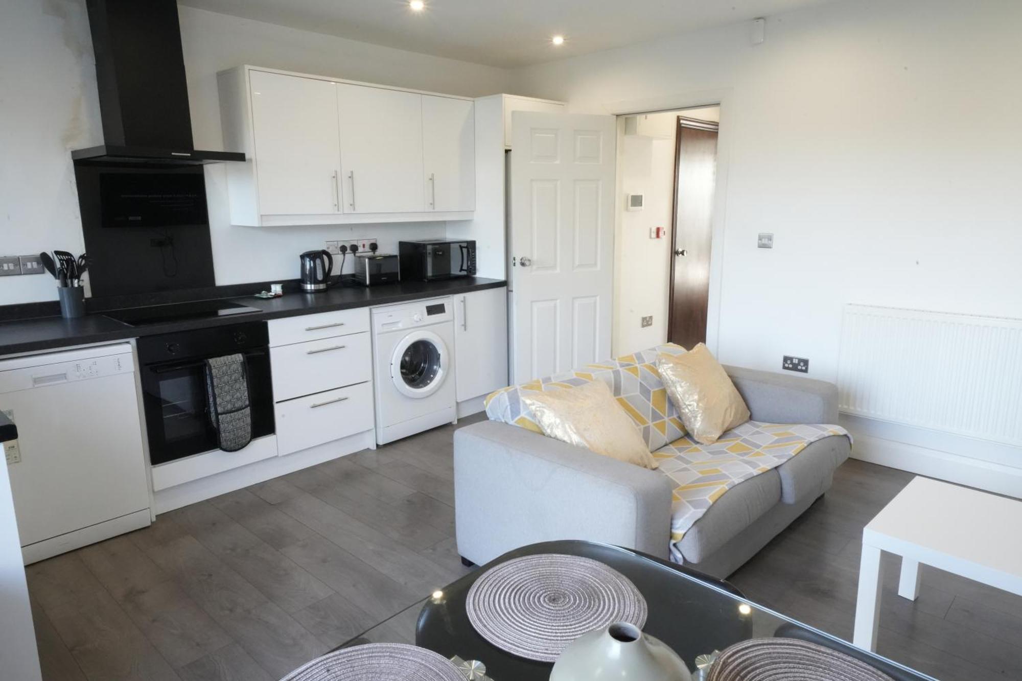 Hatton Apartments Heathrow Airport- Free Parking-Free Underground To And From Heathrow Airport Hatton Cross See Picture-See London Fast Hatton Cross To Central London 30Min 外观 照片