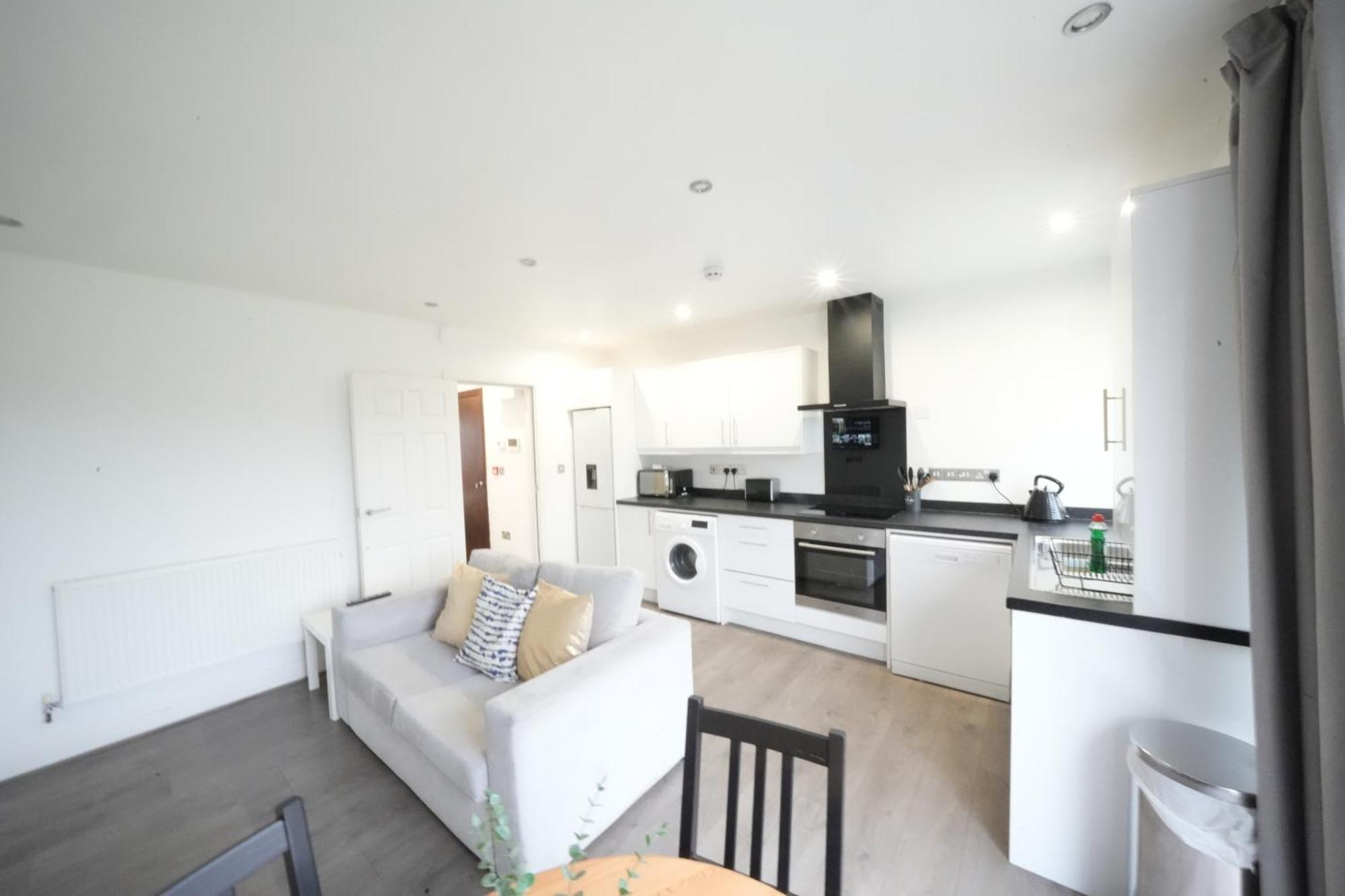 Hatton Apartments Heathrow Airport- Free Parking-Free Underground To And From Heathrow Airport Hatton Cross See Picture-See London Fast Hatton Cross To Central London 30Min 外观 照片