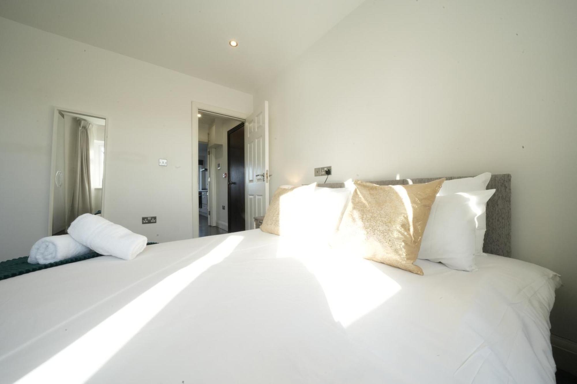 Hatton Apartments Heathrow Airport- Free Parking-Free Underground To And From Heathrow Airport Hatton Cross See Picture-See London Fast Hatton Cross To Central London 30Min 外观 照片