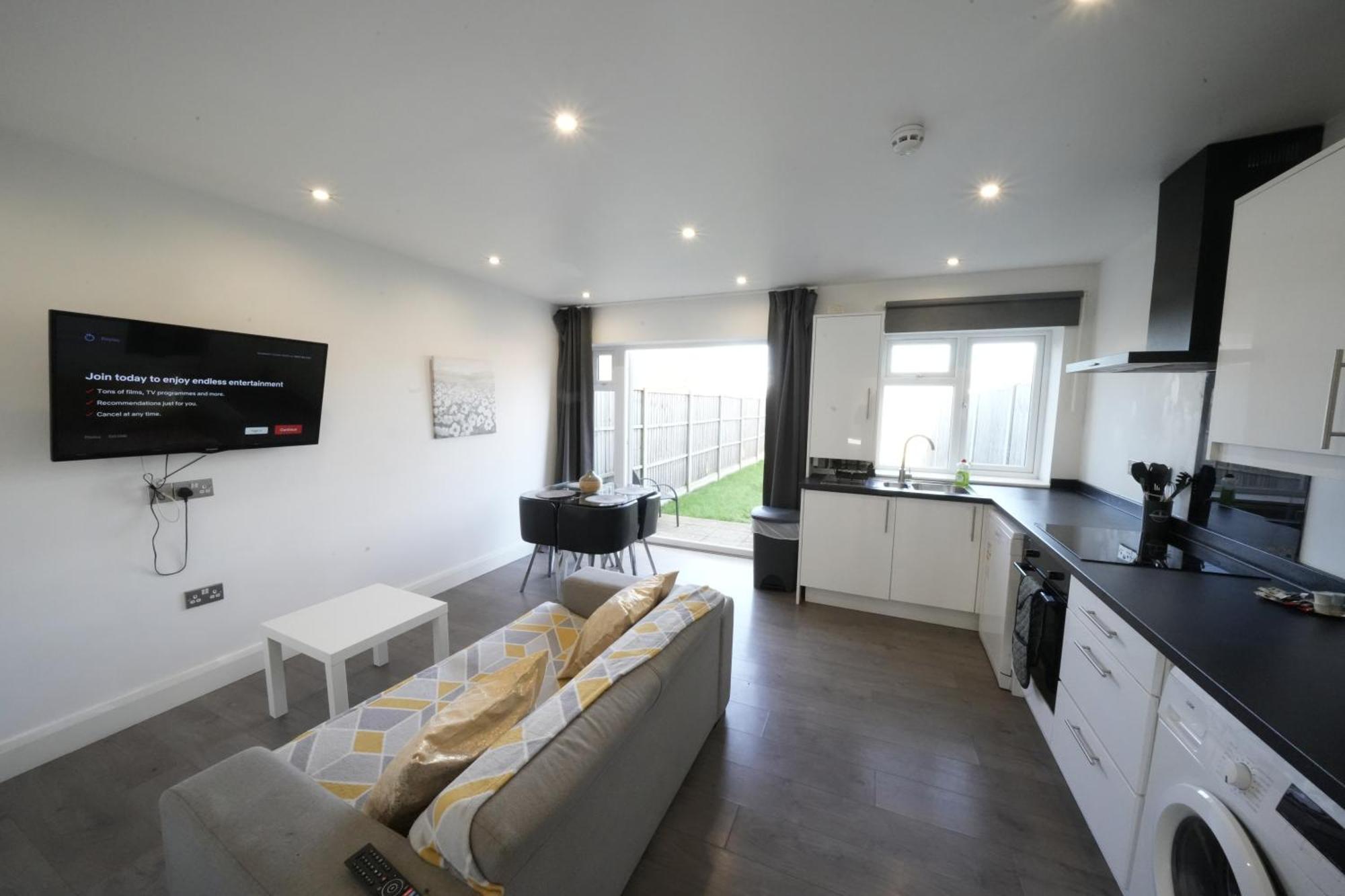 Hatton Apartments Heathrow Airport- Free Parking-Free Underground To And From Heathrow Airport Hatton Cross See Picture-See London Fast Hatton Cross To Central London 30Min 外观 照片