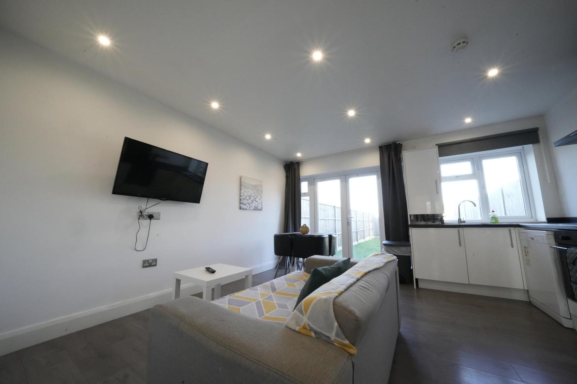 Hatton Apartments Heathrow Airport- Free Parking-Free Underground To And From Heathrow Airport Hatton Cross See Picture-See London Fast Hatton Cross To Central London 30Min 外观 照片