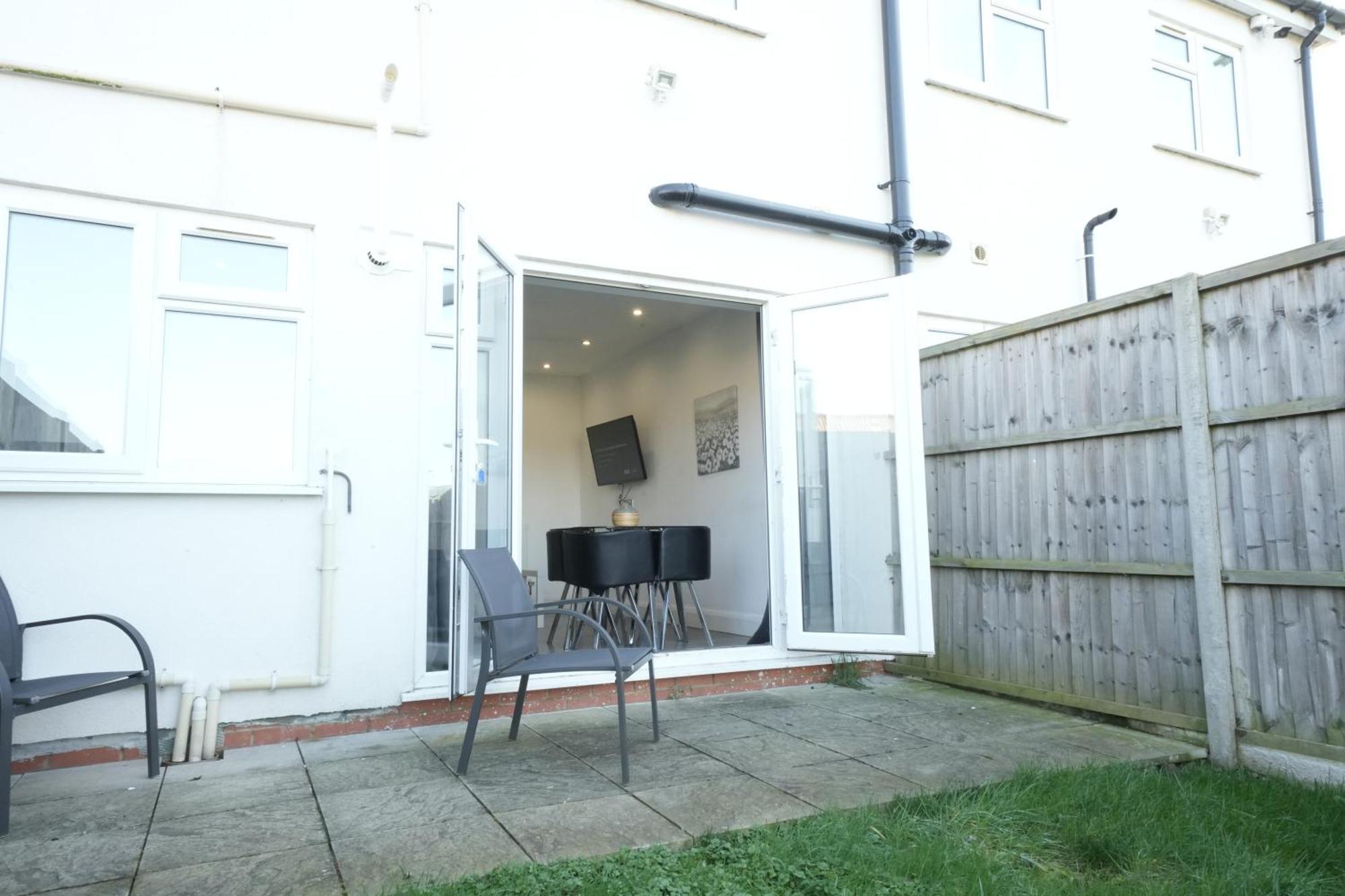 Hatton Apartments Heathrow Airport- Free Parking-Free Underground To And From Heathrow Airport Hatton Cross See Picture-See London Fast Hatton Cross To Central London 30Min 外观 照片