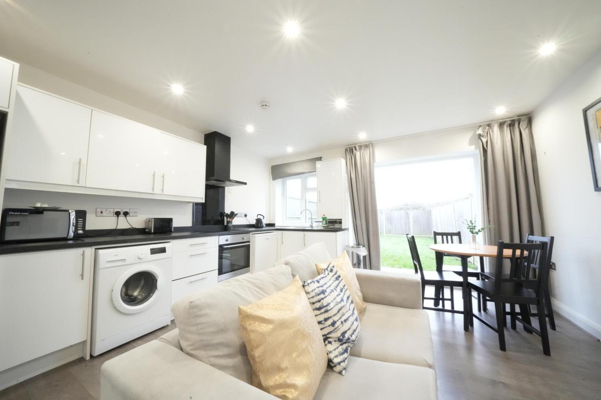 Hatton Apartments Heathrow Airport- Free Parking-Free Underground To And From Heathrow Airport Hatton Cross See Picture-See London Fast Hatton Cross To Central London 30Min 外观 照片