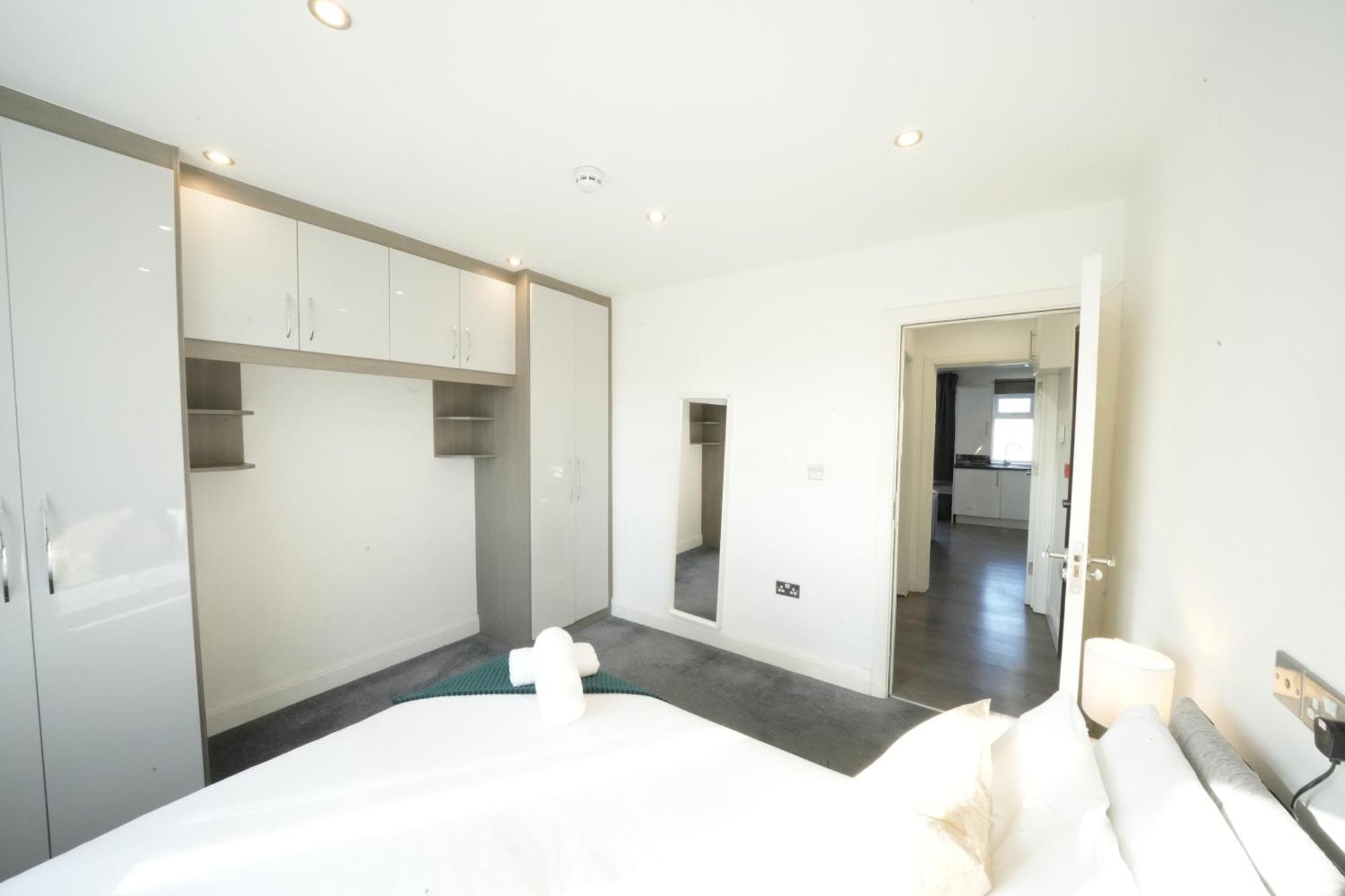 Hatton Apartments Heathrow Airport- Free Parking-Free Underground To And From Heathrow Airport Hatton Cross See Picture-See London Fast Hatton Cross To Central London 30Min 外观 照片