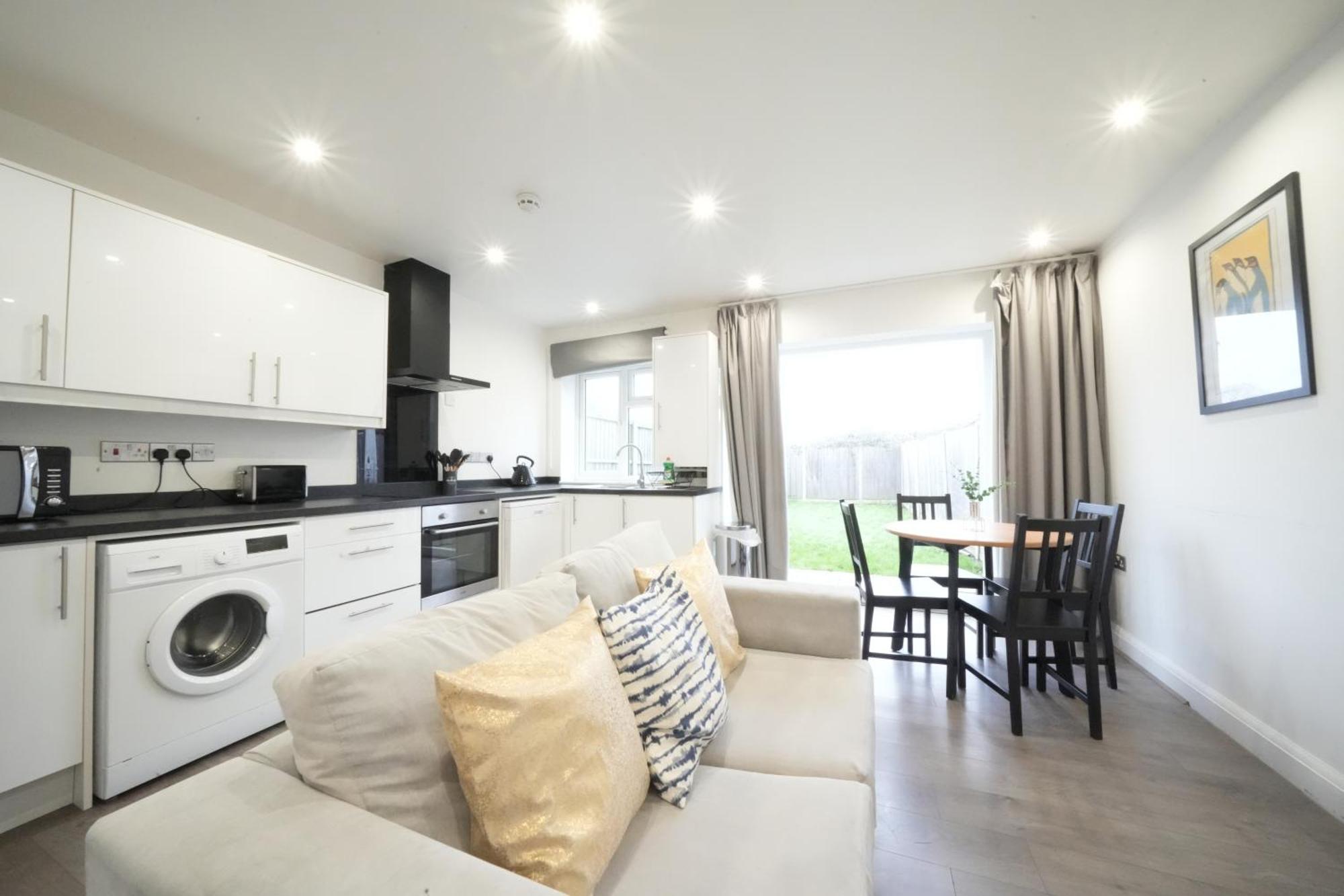 Hatton Apartments Heathrow Airport- Free Parking-Free Underground To And From Heathrow Airport Hatton Cross See Picture-See London Fast Hatton Cross To Central London 30Min 外观 照片