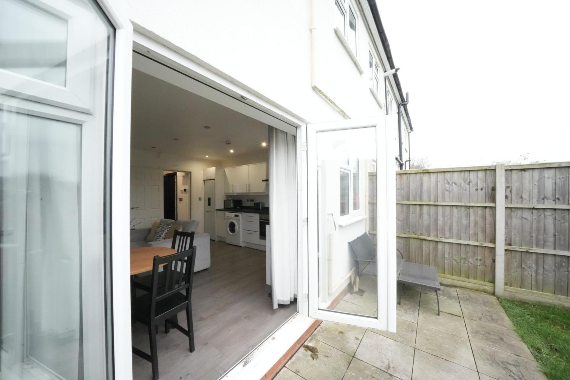 Hatton Apartments Heathrow Airport- Free Parking-Free Underground To And From Heathrow Airport Hatton Cross See Picture-See London Fast Hatton Cross To Central London 30Min 外观 照片