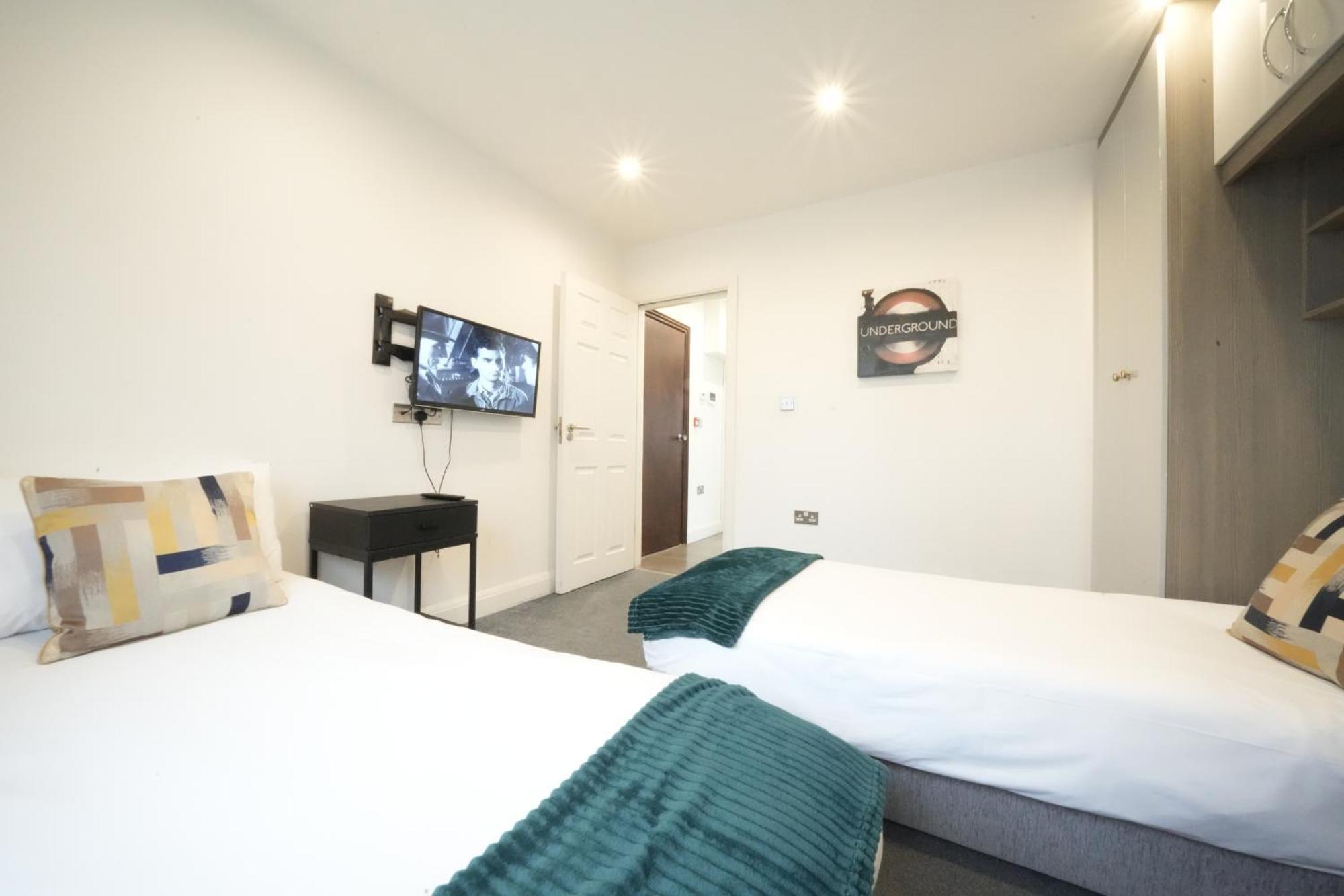 Hatton Apartments Heathrow Airport- Free Parking-Free Underground To And From Heathrow Airport Hatton Cross See Picture-See London Fast Hatton Cross To Central London 30Min 外观 照片