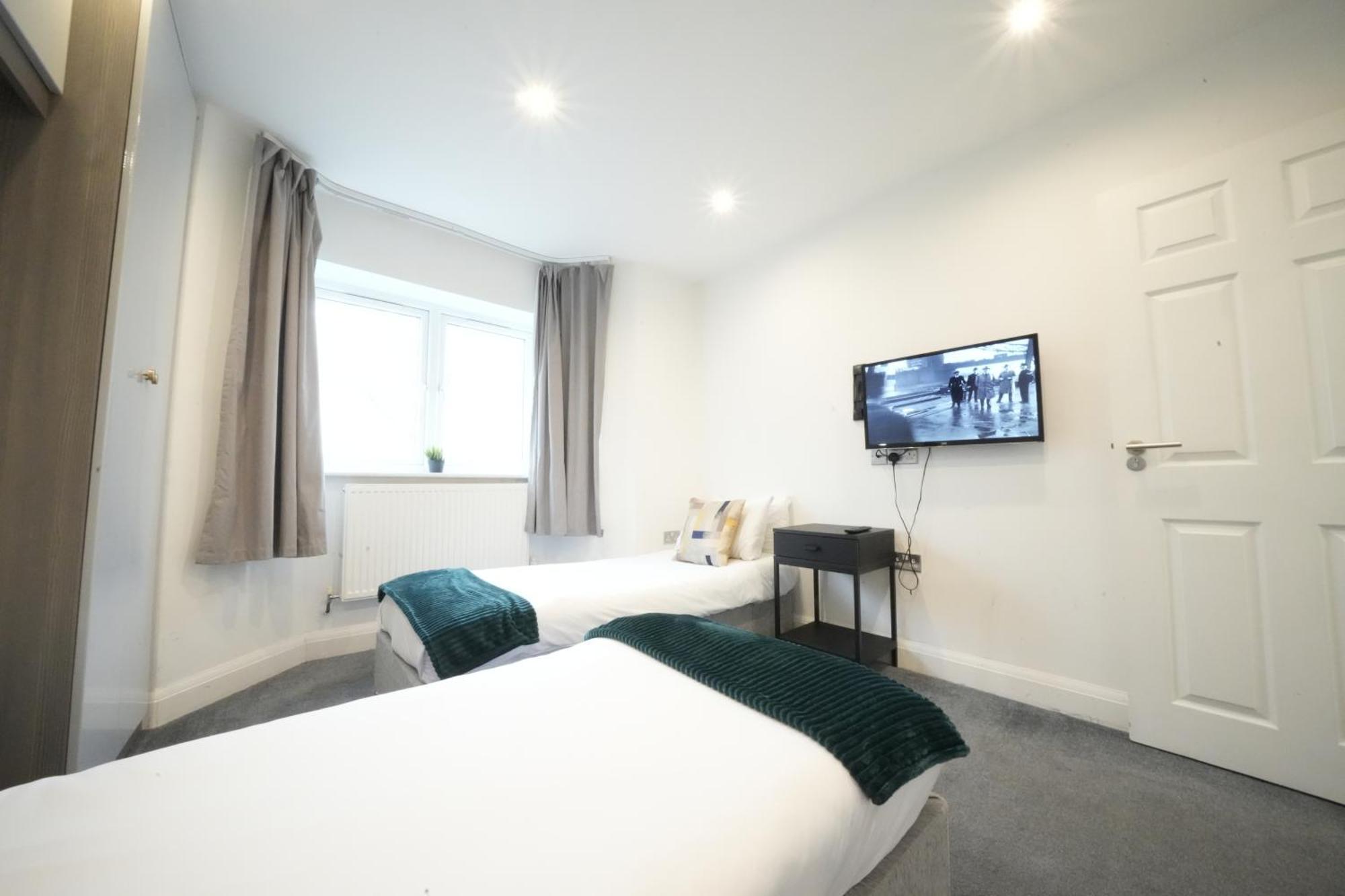 Hatton Apartments Heathrow Airport- Free Parking-Free Underground To And From Heathrow Airport Hatton Cross See Picture-See London Fast Hatton Cross To Central London 30Min 外观 照片